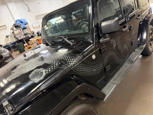 Used 2014 Jeep Wrangler Unlimited Sahara AWD/4WD image 12