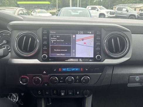 Used 2023 Toyota Tacoma TRD Off-Road w/ TRD Premium Off Road Package AWD/4WD image 13
