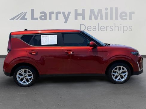 Used 2023 Kia Soul LX w/ LX Technology Package FWD image 6