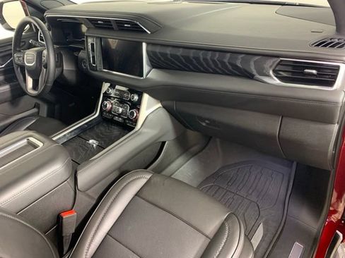 Used 2023 GMC Yukon XL Denali AWD/4WD image 5