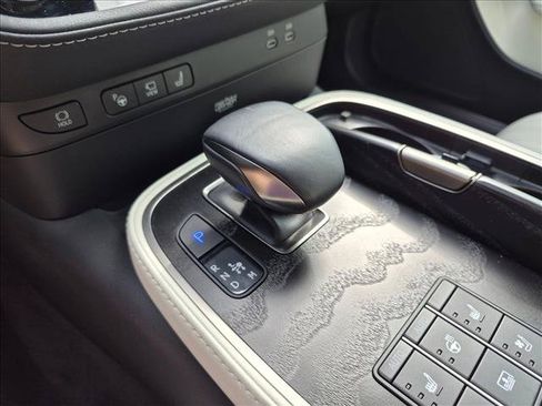 Used 2023 Lexus LS 500h AWD w/ Luxury Package image 14