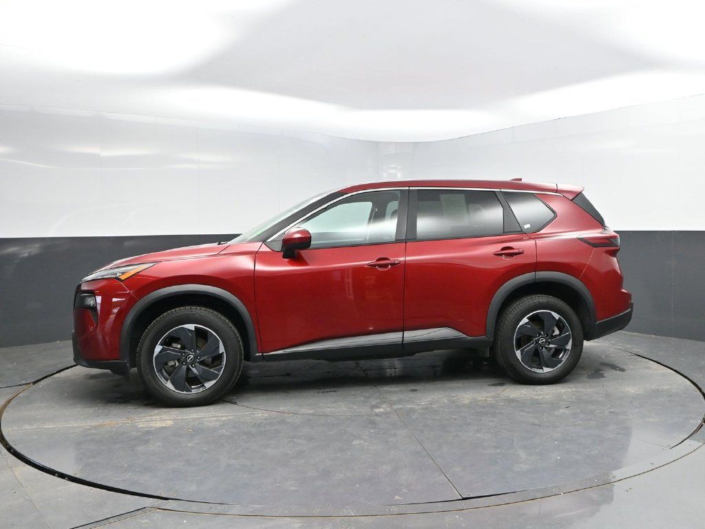 Used 2025 Nissan Rogue SV AWD/4WD image 4