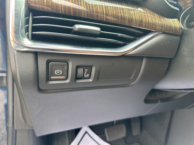 Used 2021 Cadillac XT4 Premium Luxury AWD/4WD image 14