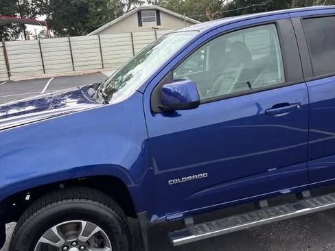 Used 2016 Chevrolet Colorado Z71 AWD/4WD image 2