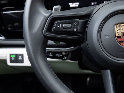 Certified 2025 Porsche Panamera image 15