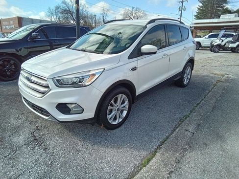 Used 2019 Ford Escape SEL image 1