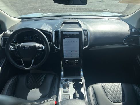 Used 2024 Ford Edge Titanium image 29