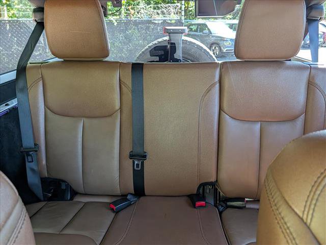 Used 2017 Jeep Wrangler Unlimited Sahara w/ Connectivity Group AWD/4WD image 17