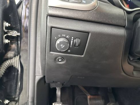 Used 2018 Jeep Grand Cherokee Laredo AWD/4WD image 17