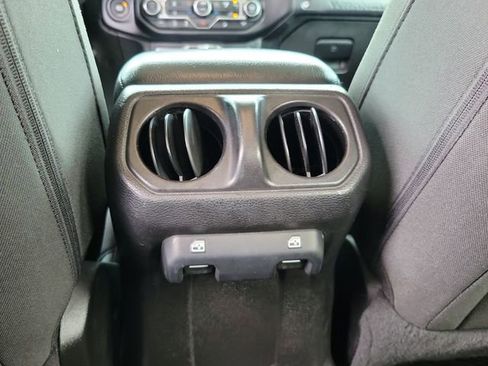 Used 2019 Jeep Wrangler Unlimited Sport S image 13