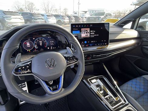 Used 2025 Volkswagen Golf R Black Edition image 19