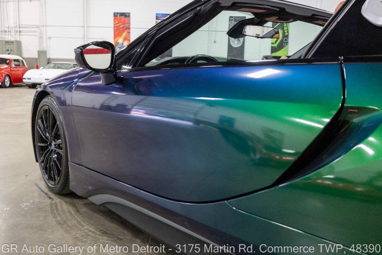 Used 2019 BMW i8 Roadster AWD/4WD image 22