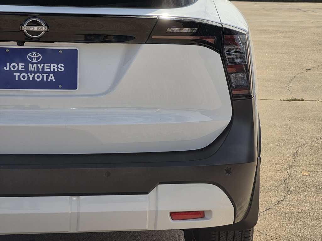 Used 2025 Nissan Kicks S FWD image 9