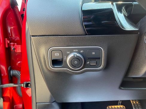 Used 2022 Mercedes-Benz GLA 250 4MATIC image 14