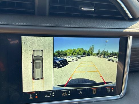 Used 2023 GMC Yukon XL Denali w/ Denali Reserve Package AWD/4WD image 23