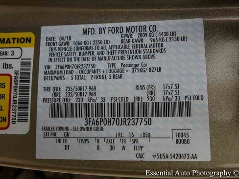 Certified 2018 Ford Fusion SE w/ Fusion SE Technology Package FWD image 29