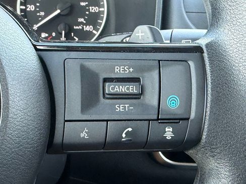Certified 2022 Nissan Rogue SV FWD image 15