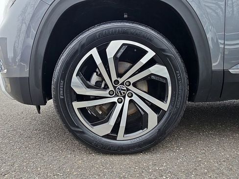 Certified 2022 Volkswagen Atlas SEL image 8