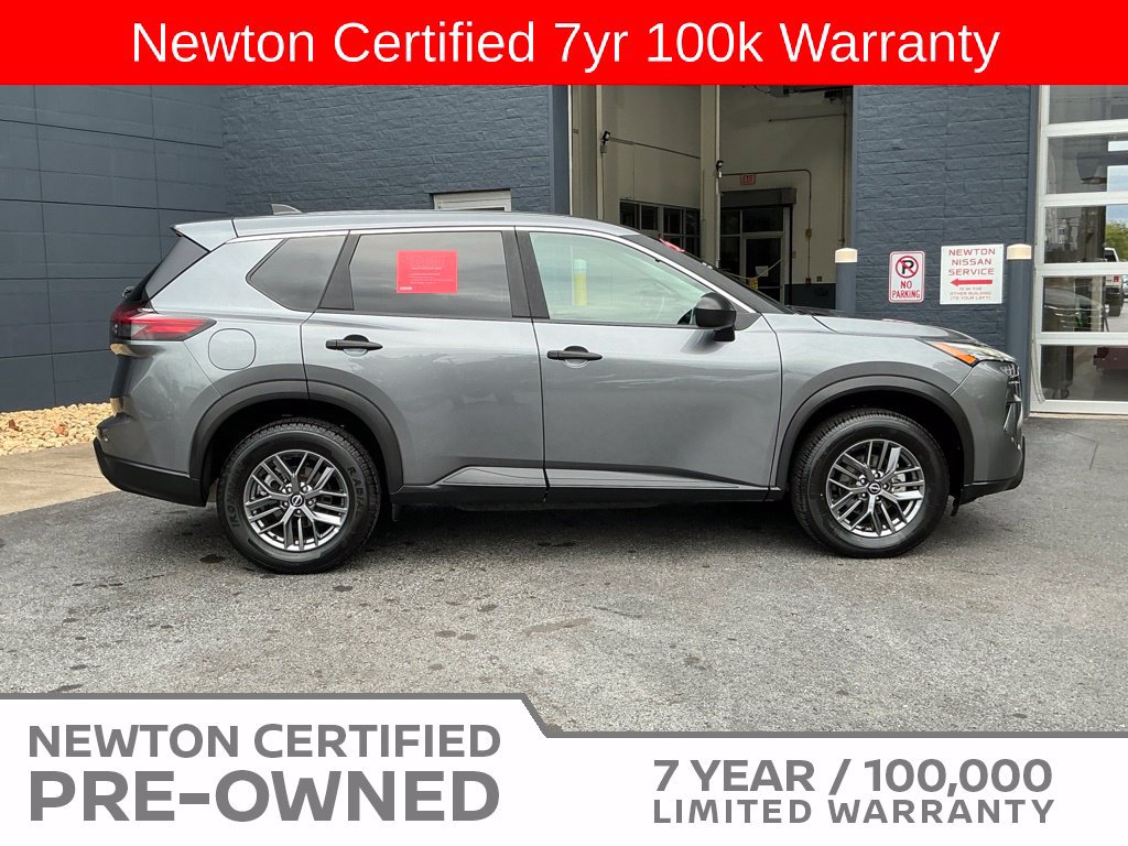 Used 2024 Nissan Rogue S AWD/4WD image 4