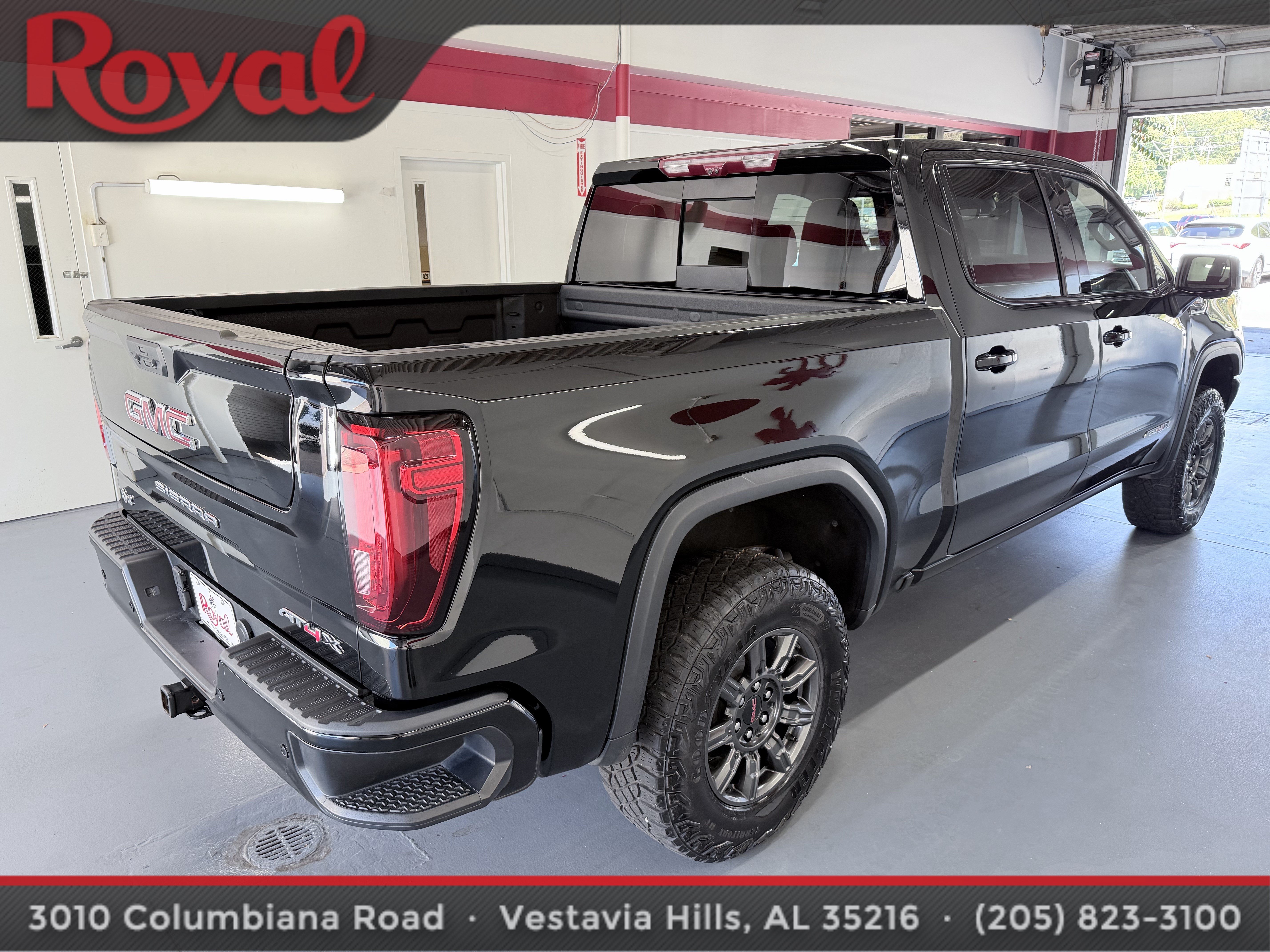 Used 2025 GMC Sierra 1500 AT4X AWD/4WD image 4