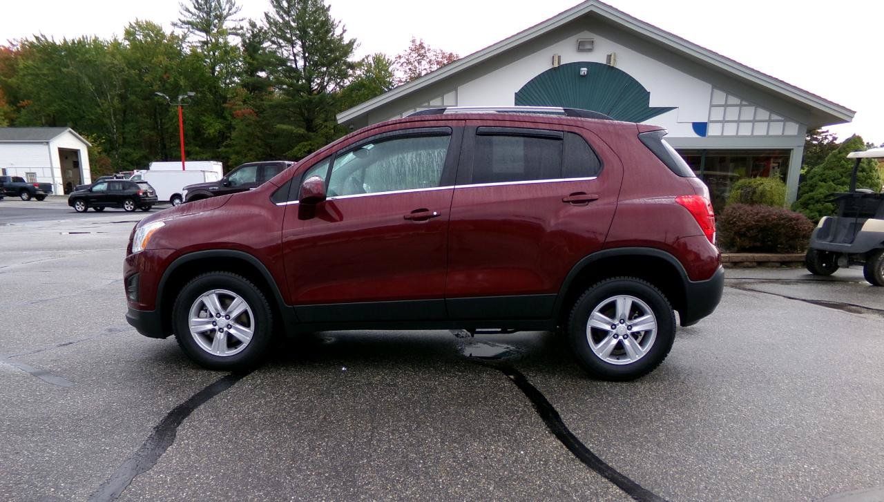 Used 2016 Chevrolet Trax LT w/ LT Convenience Package AWD/4WD image 2