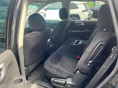 Used 2016 Nissan Pathfinder SV image 26