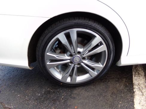 Used 2015 Mercedes-Benz E 350 4MATIC Sedan image 19