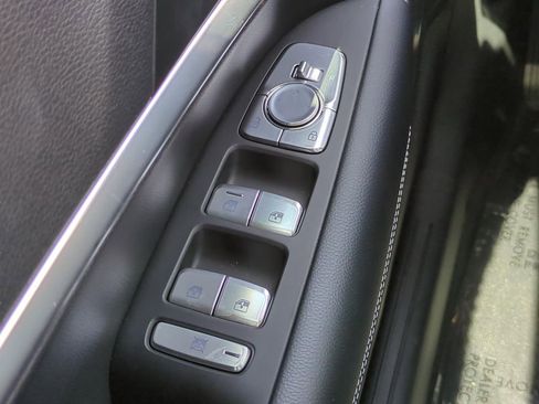 Used 2026 Genesis G70 2.5T image 17