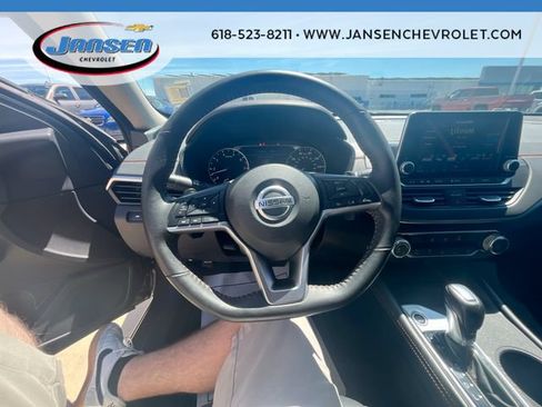 Used 2022 Nissan Altima 2.5 SR FWD image 12