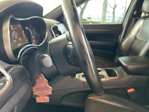 Used 2019 Jeep Grand Cherokee Altitude AWD/4WD image 45