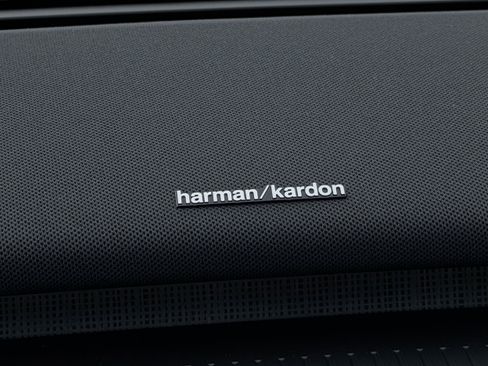 New 2026 Volvo EX30 Cross Country Ultra image 16