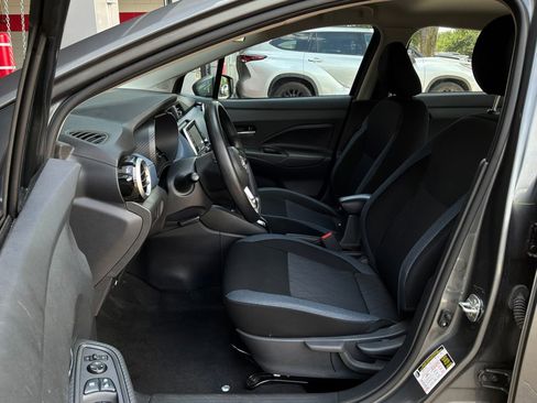 Used 2025 Nissan Versa SV FWD image 10