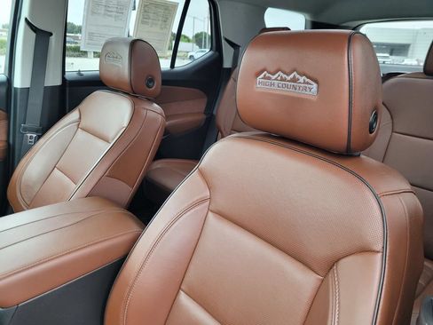 Used 2019 Chevrolet Traverse High Country w/ LPO, Floor Liner Package AWD/4WD image 17