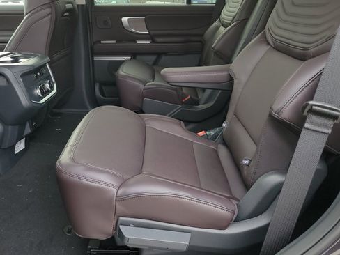 New 2025 Ford Expedition Platinum w/ Platinum Ultimate Package image 10