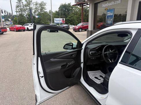 Used 2023 Chevrolet Bolt EUV LT FWD image 8