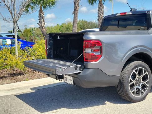 Used 2025 Ford Maverick Lariat image 14