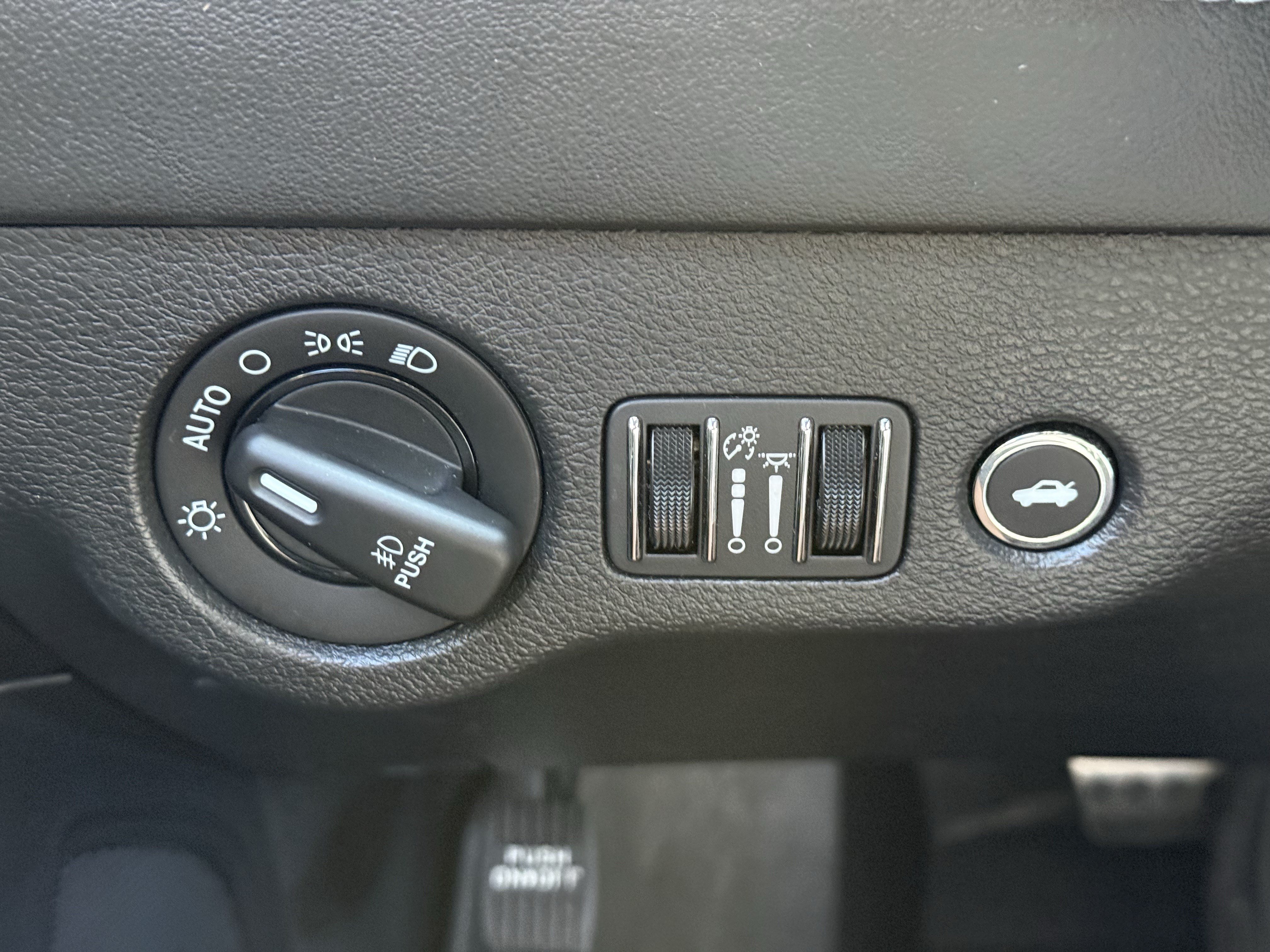 Used 2022 Dodge Charger R/T w/ Plus Group RWD image 27