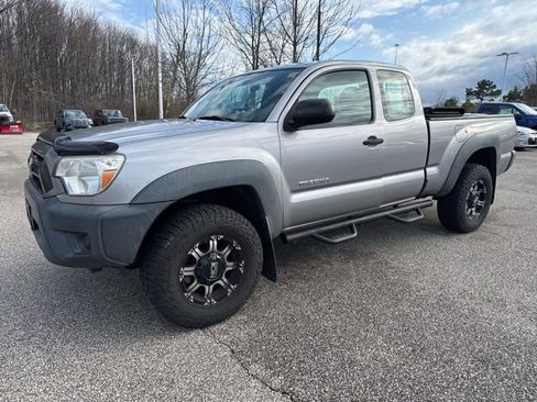 Used 2014 Toyota Tacoma PreRunner image 3