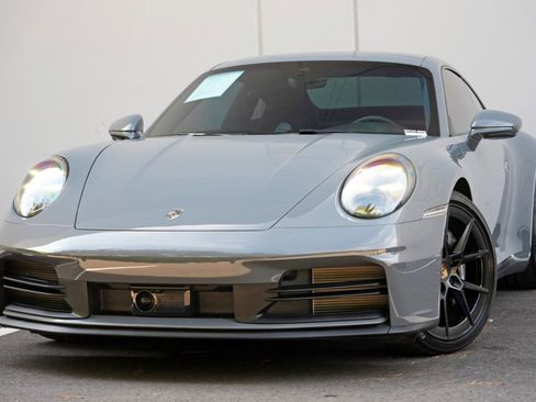 Used 2025 Porsche 911 Carrera w/ Premium Package RWD image 3