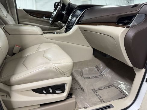 Used 2017 Cadillac Escalade ESV Premium Luxury w/ LPO, Radiant Package image 39