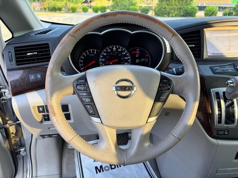 Used 2014 Nissan Quest LE FWD image 17