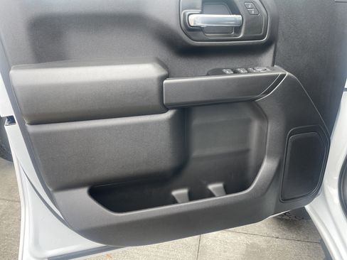 Used 2025 Chevrolet Silverado 2500 Custom w/ Custom Value Package image 22