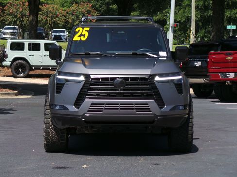 Used 2025 Lexus GX 550 w/ Cold Area Package AWD/4WD image 25