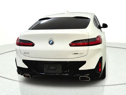 Used 2024 BMW X4 xDrive30i w/ Premium Package AWD/4WD image 6