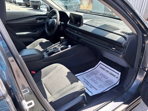 Used 2024 Honda Accord EX image 31
