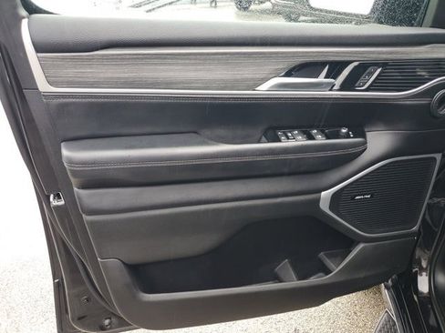 Used 2024 Jeep Wagoneer L Series II w/ Flexible Seating Group image 22