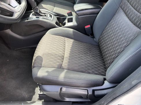 Used 2017 Nissan Rogue S FWD image 12