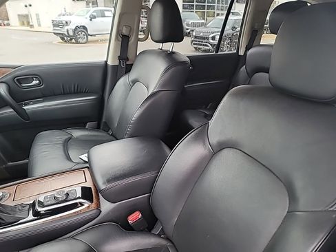 Used 2024 Nissan Armada SL image 10