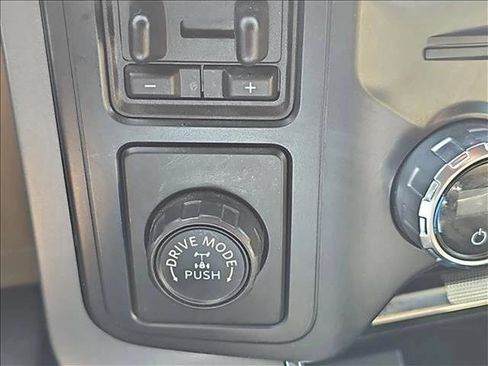 Used 2021 Ford F150 Lariat w/ Max Trailer Tow Package image 18