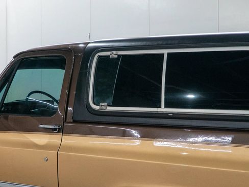 Used 1988 Chevrolet Blazer 4WD image 15